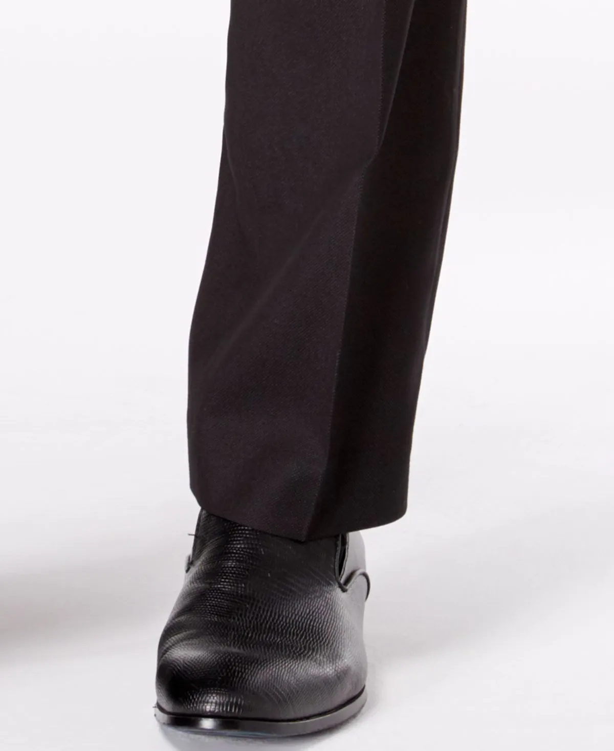 Men's modern suit by Andrew Marc Marc New York